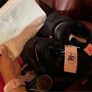 JUICY COUTURE SLIPPERS